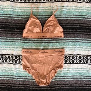 Authentic UO Calvin Klein Dark Rose Set